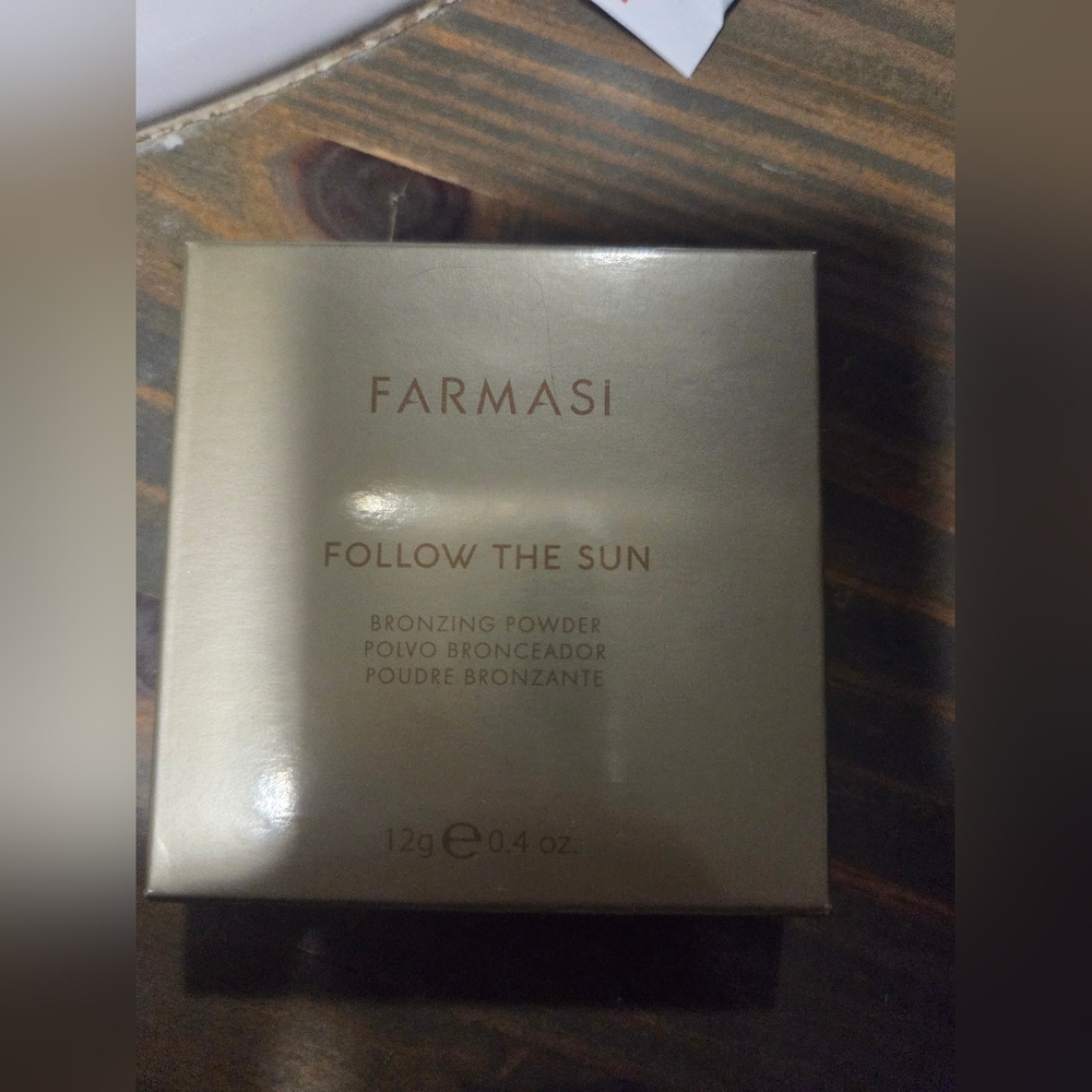 Farmasi Bronzing Powder
